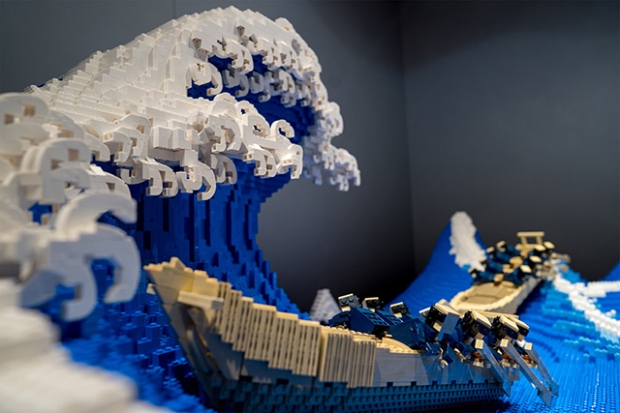 Un artiste recréé la « Grande vague d'Hokusai en LEGO